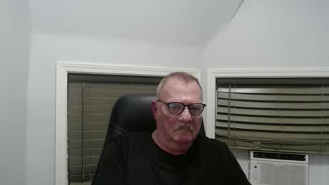 Snapshot of oldguybigd chatting on September 14, 4:22 am oldguybigd online show from September 14, 4:22 am