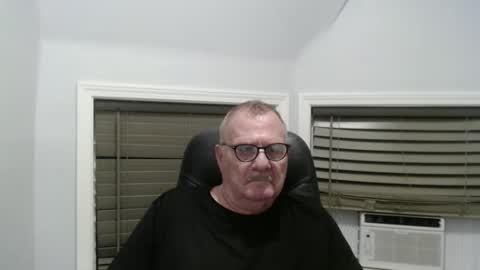 Snapshot of oldguybigd chatting on September 20, 5:08 am oldguybigd online show from September 20, 5:08 am