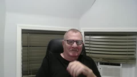 Snapshot of oldguybigd chatting on September 21, 5:53 am oldguybigd online show from September 21, 5:53 am