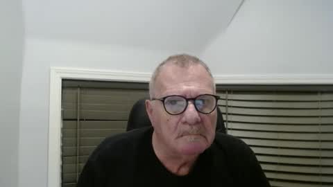 Snapshot of oldguybigd chatting on September 28, 4:51 am oldguybigd online show from September 28, 4:51 am