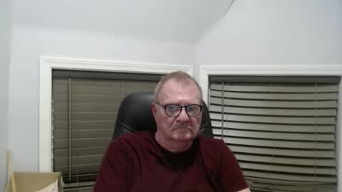 Snapshot of oldguybigd chatting on October 16, 2:01 am oldguybigd online show from October 16, 2:01 am