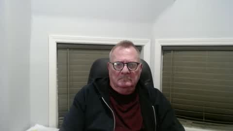 Snapshot of oldguybigd chatting on December 20, 5:14 am oldguybigd online show from December 20, 5:14 am