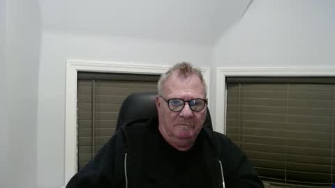 Snapshot of oldguybigd chatting on January 14, 3:34 am oldguybigd online show from January 14, 3:34 am