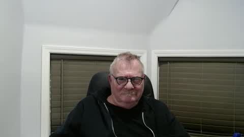 Snapshot of oldguybigd chatting on February 13, 5:25 am oldguybigd online show from February 13, 5:25 am