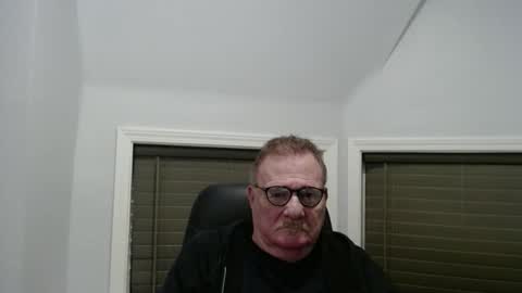 Snapshot of oldguybigd chatting on February 20, 5:37 am oldguybigd online show from February 20, 5:37 am