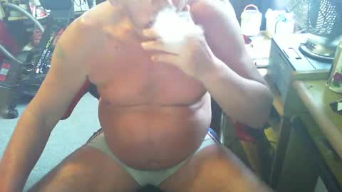 Snapshot of oldmicky60 chatting on January 1, 8:04 pm mick online show from January 1, 8:04 pm