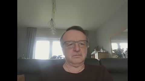 Snapshot of oldtimer160162493 chatting on May 17, 1:07 pm oldtimer160162493 online show from May 17, 1:07 pm