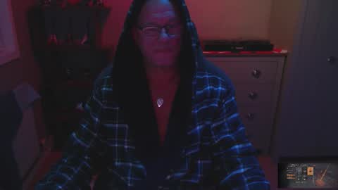 Snapshot of oldveteranuk chatting on October 28, 5:55 am oldveteranuk online show from October 28, 5:55 am