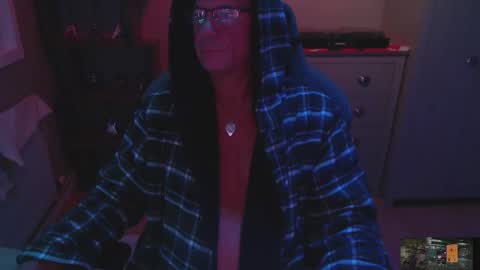 Snapshot of oldveteranuk chatting on October 31, 5:30 am oldveteranuk online show from October 31, 5:30 am