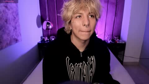 oliiverr22 online show from December 16, 11:59 am