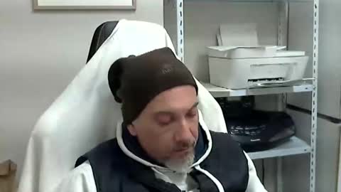 Snapshot of olimpio1230 chatting on December 11, 8:39 pm olimpio1230 online show from December 11, 8:39 pm