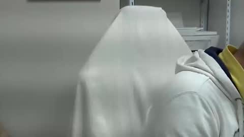 Snapshot of olimpio1230 chatting on February 20, 8:50 am olimpio1230 online show from February 20, 8:50 am