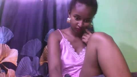 olinah610 online show from December 1, 6:02 pm