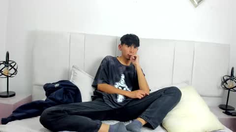 Snapshot of oliver21zk chatting on March 4, 9:54 pm Oliver21zk online show from March 4, 9:54 pm