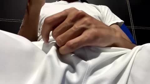 Snapshot of oliver__4587 chatting on November 14, 1:04 am oliver__4587 online show from November 14, 1:04 am