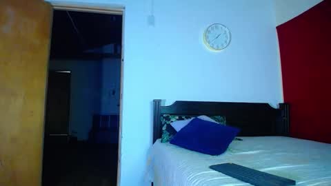 Oliver and MeganIndependent online show from September 25, 6:39 am