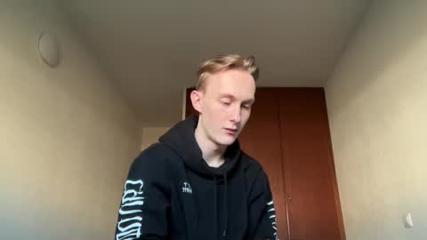 Snapshot of oliver_and_thomas chatting on November 28, 1:58 pm Oliver and Thomas online show from November 28, 1:58 pm