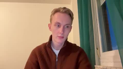 Snapshot of oliver_and_thomas chatting on December 2, 5:19 pm Oliver and Thomas online show from December 2, 5:19 pm