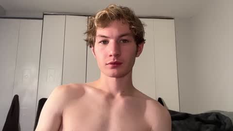 Snapshot of oliver_beck chatting on December 10, 2:38 am Oliver Beck online show from December 10, 2:38 am