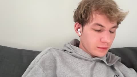 Snapshot of oliver_beck chatting on January 6, 3:09 am Oliver Beck online show from January 6, 3:09 am