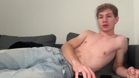 Snapshot of oliver_beck chatting on January 26, 2:03 am Oliver Beck online show from January 26, 2:03 am