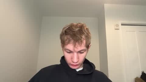 Snapshot of oliver_beck chatting on February 15, 6:12 pm Oliver Beck online show from February 15, 6:12 pm