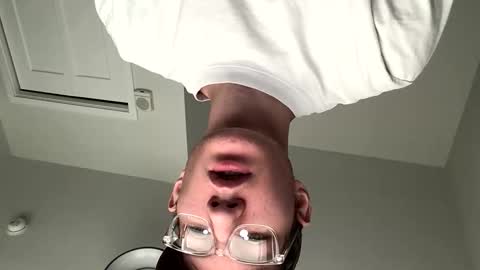 Snapshot of oliver_beck chatting on November 10, 7:13 pm Oliver Beck online show from November 10, 7:13 pm