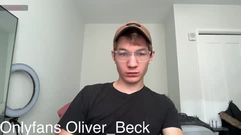 Snapshot of oliver_beck chatting on November 14, 7:23 pm Oliver Beck online show from November 14, 7:23 pm