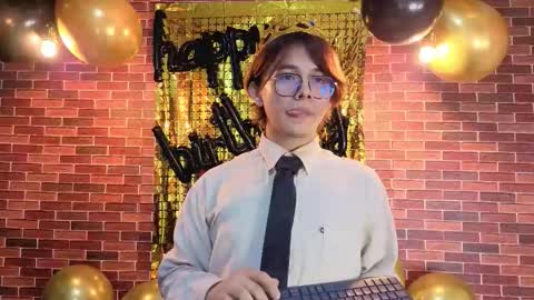 Snapshot of oliver_big19 chatting on October 12, 3:33 pm oliver_big19 online show from October 12, 3:33 pm