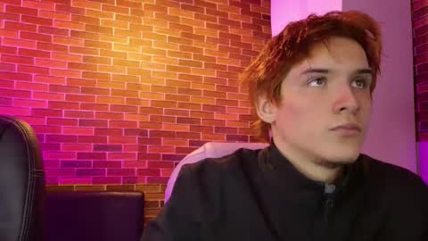 Snapshot of oliver_big19 chatting on October 21, 11:44 am oliver_big19 online show from October 21, 11:44 am