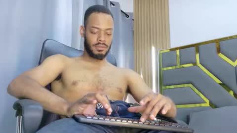 Oliver online show from April 24, 6:32 pm