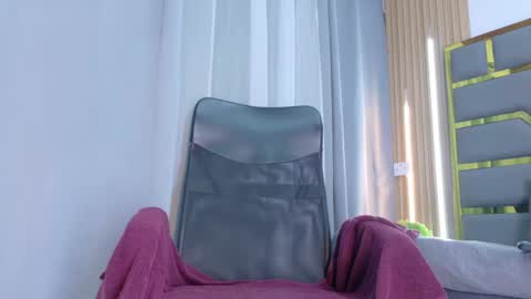Snapshot of oliver_bigblack_cock chatting on May 26, 7:32 pm Oliver online show from May 26, 7:32 pm