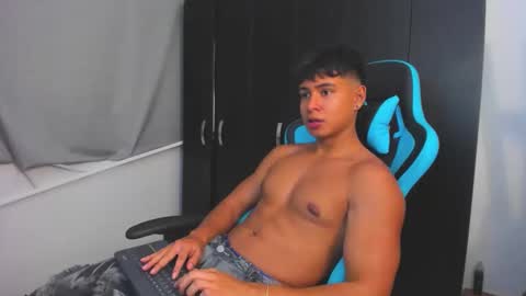 Oliver bray online show from November 24, 3:39 am