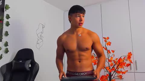 Oliver bray online show from January 9, 3:59 pm