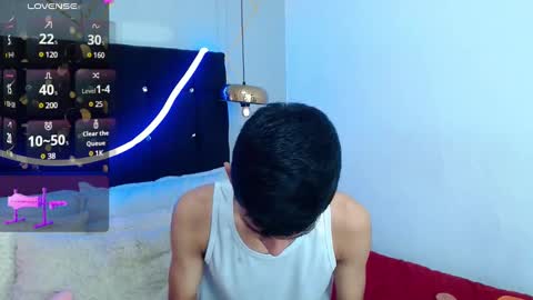 Oliver  Smith online show from December 6, 5:33 pm