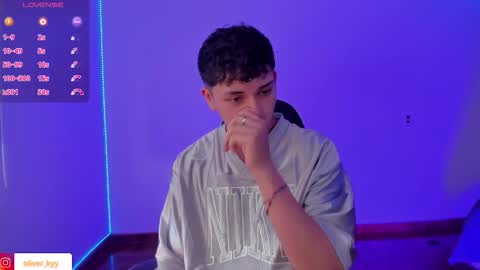 oliveeer online show from December 13, 7:53 pm