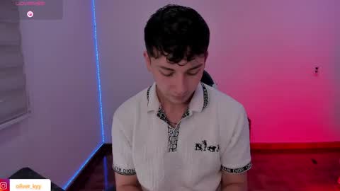 Snapshot of oliver_kyy chatting on May 13, 9:00 pm oliveeer online show from May 13, 9:00 pm