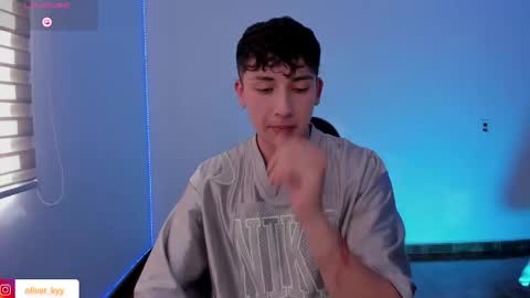 Snapshot of oliver_kyy chatting on May 15, 9:22 pm oliveeer online show from May 15, 9:22 pm