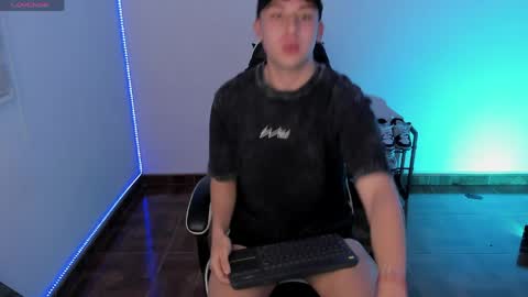 OLIVER online show from April 2, 11:46 pm