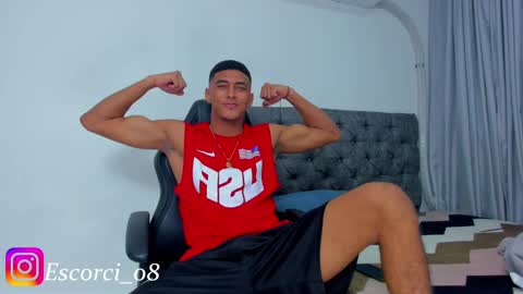 Snapshot of oliver_smith_2 chatting on December 20, 4:36 pm oliver_smith_2 online show from December 20, 4:36 pm