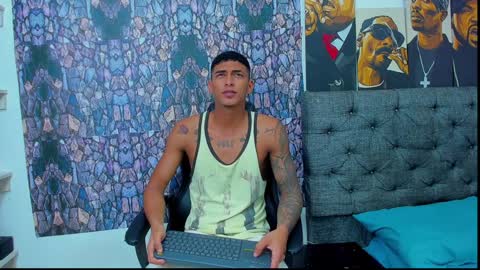 Snapshot of oliver_smith_2 chatting on January 5, 9:03 pm oliver_smith_2 online show from January 5, 9:03 pm