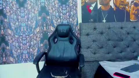 Snapshot of oliver_smith_2 chatting on February 17, 3:53 pm oliver_smith_2 online show from February 17, 3:53 pm