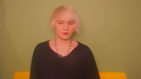 Snapshot of oliver_sweet_ chatting on March 5, 2:57 am Oliver online show from March 5, 2:57 am