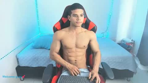 oliver thompsson online show from April 6, 7:15 pm