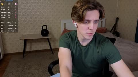 Snapshot of oliver_travis chatting on December 8, 11:40 pm Oliver Evans online show from December 8, 11:40 pm