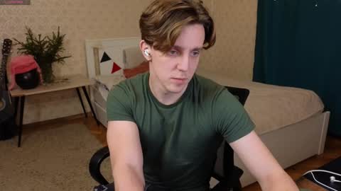 Snapshot of oliver_travis chatting on January 12, 11:58 pm Oliver Evans online show from January 12, 11:58 pm