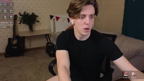 Snapshot of oliver_travis chatting on January 27, 2:42 am Oliver Evans online show from January 27, 2:42 am