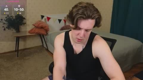 Snapshot of oliver_travis chatting on November 29, 3:20 am Oliver Evans online show from November 29, 3:20 am