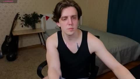 Snapshot of oliver_travis chatting on February 12, 3:56 am Oliver Evans online show from February 12, 3:56 am