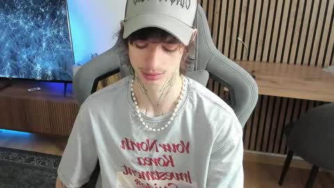 oliverrgroove online show from April 13, 8:53 am